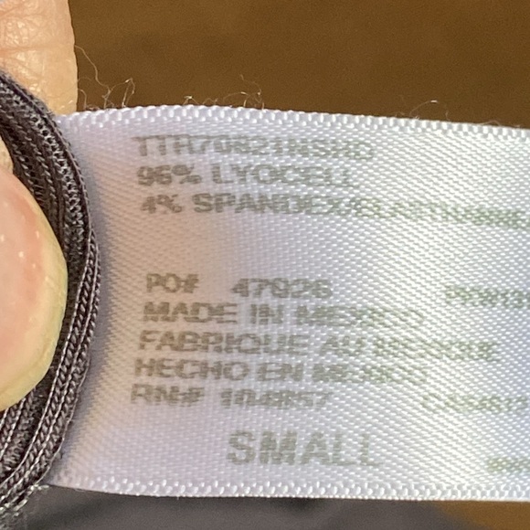 AG Adriano Goldschmied base layer turtleneck, diagonal seem across front Small - Picture 9 of 9